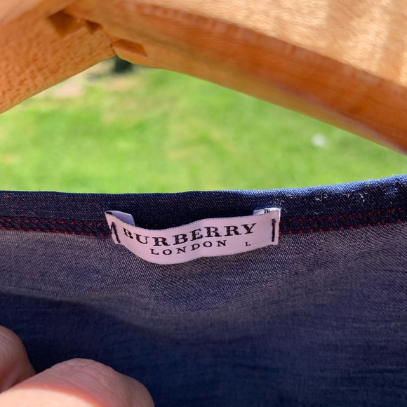 Burberry No Sleeve Top - Picture 4 of 8